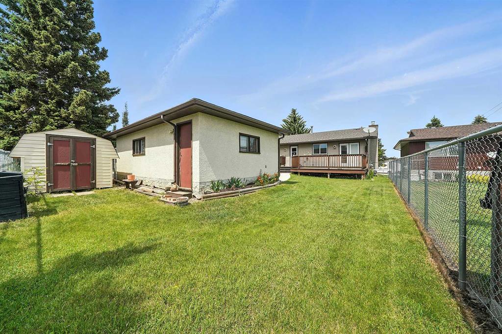 4725 56 Avenue Property Photo 3