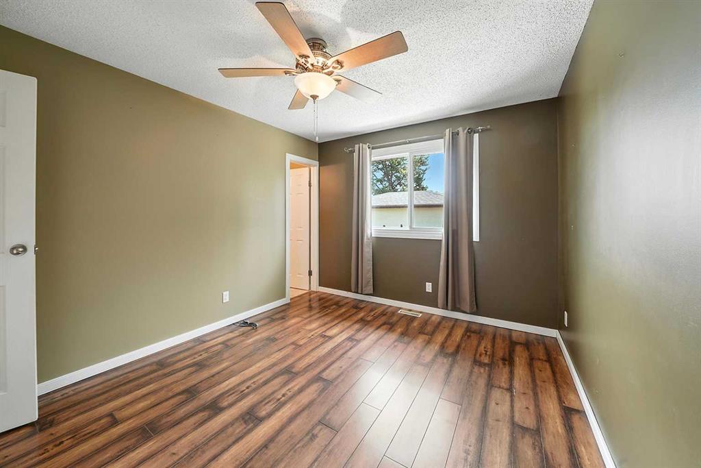 4725 56 Avenue Property Photo 7