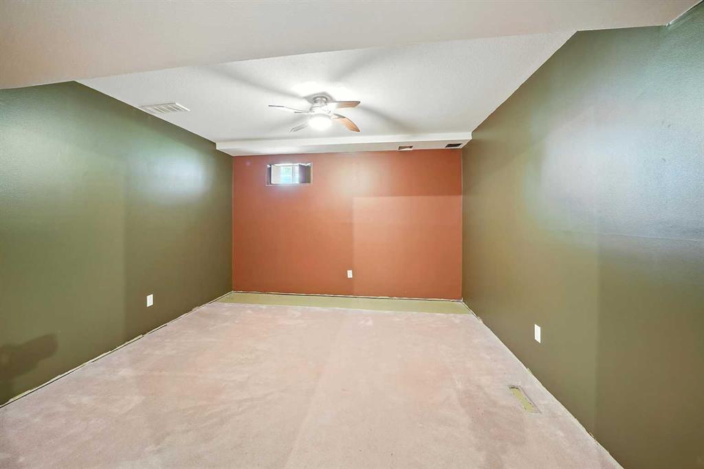 4725 56 Avenue Property Photo 14