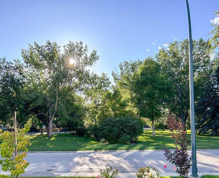 368 Capri Crescent Property Photo 5
