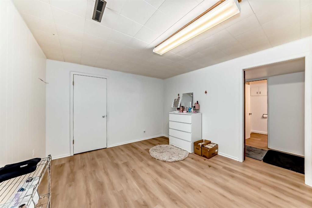 368 Capri Crescent Property Photo 33