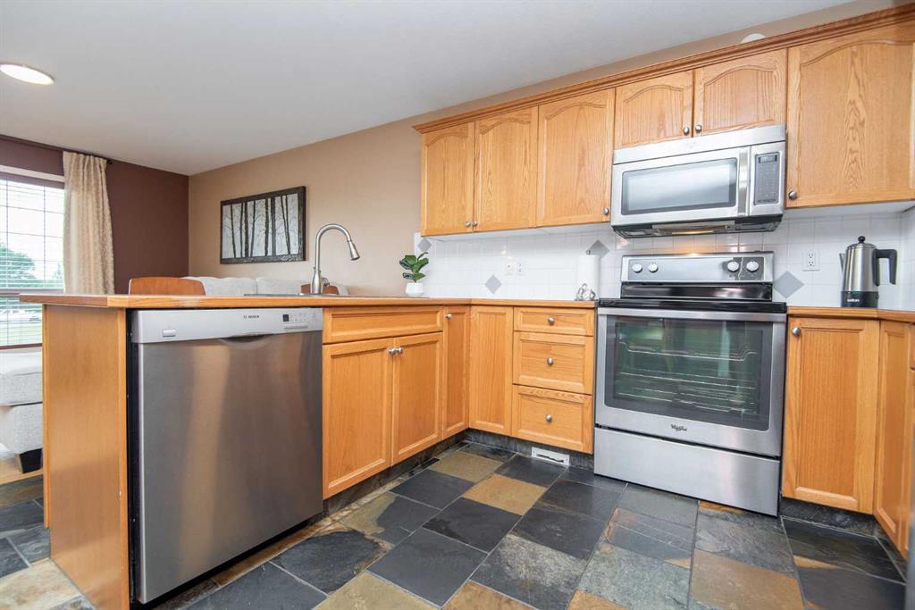 23 Ralston Crescent Property Photo 5