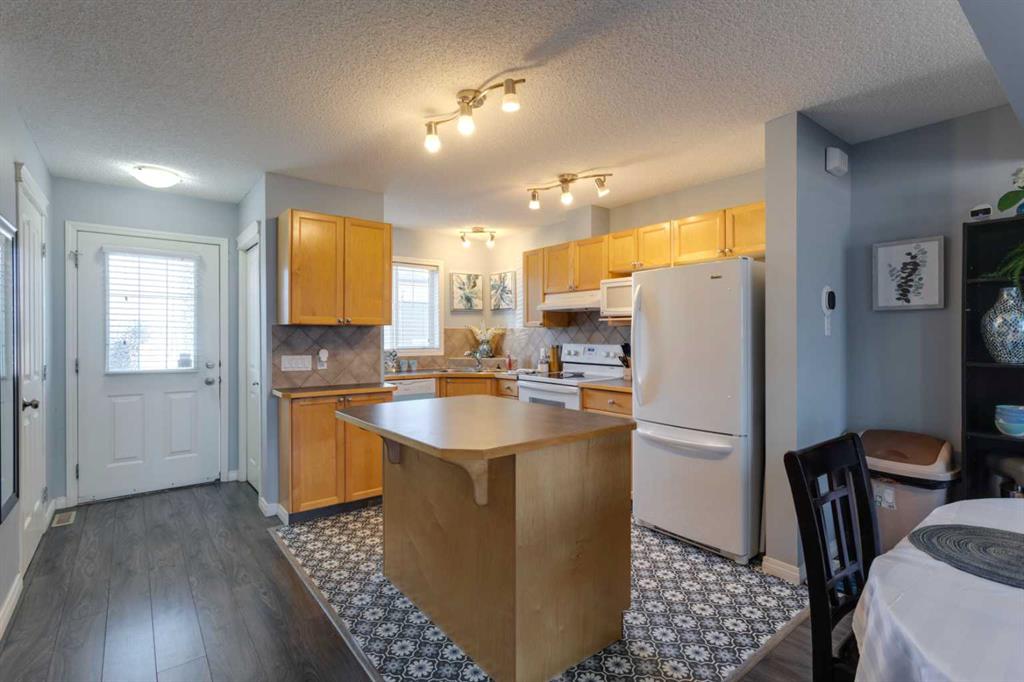 140 Sagewood Boulevard 205 Property Photo 5