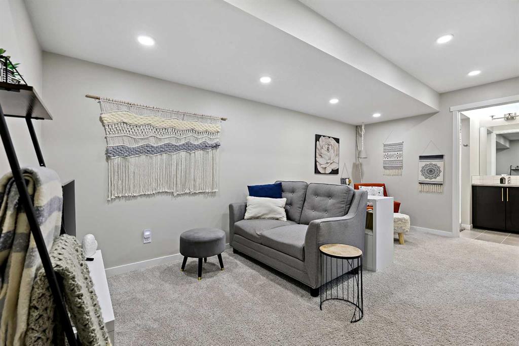 242 Marquis Court Property Photo 19