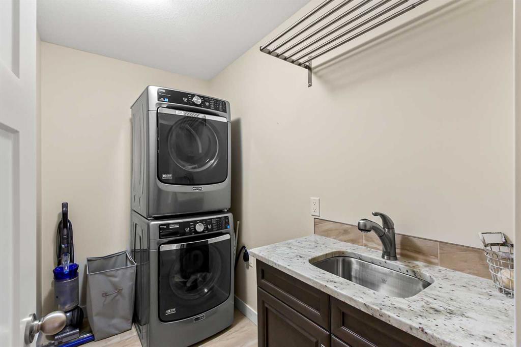 6 Viceroy Crescent Property Photo 21