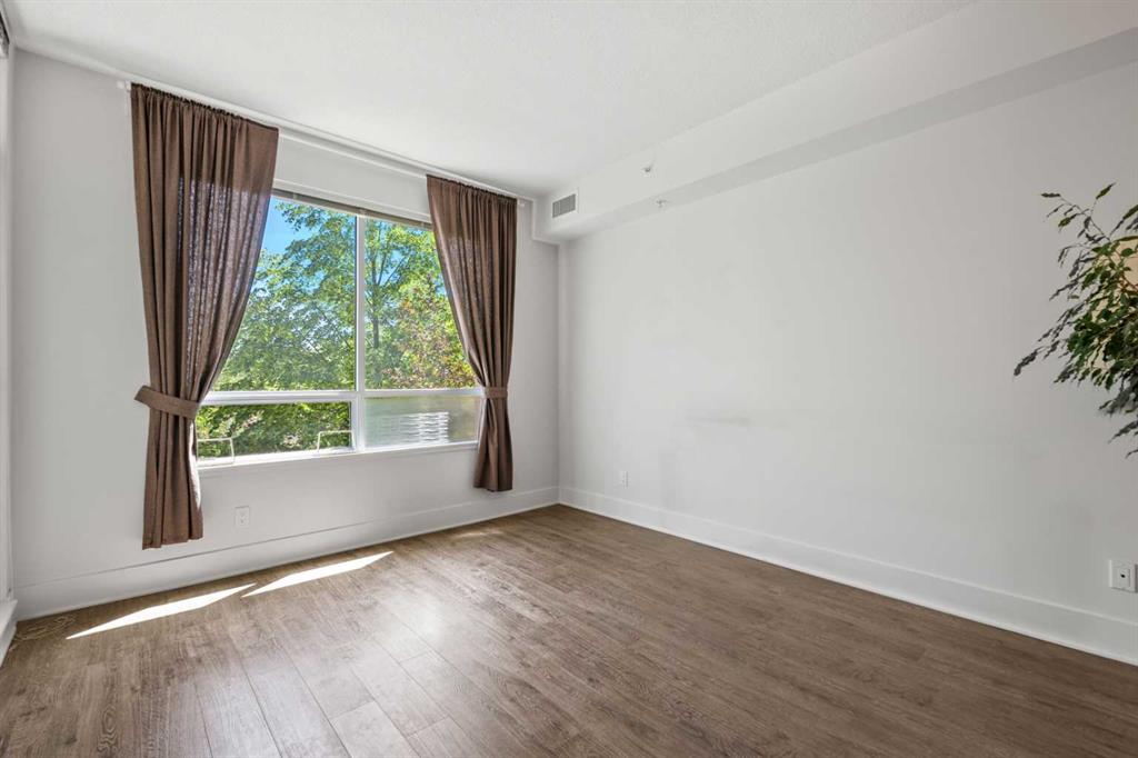 38 9 Street 317 Property Photo 4