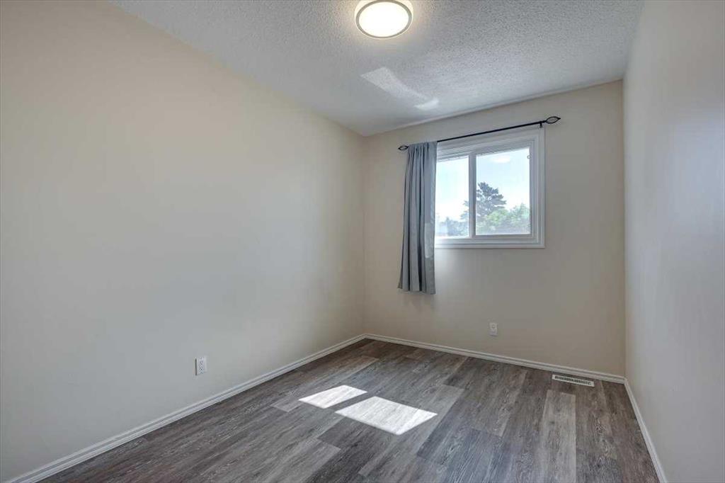 5935 63 Street 39 Property Photo 27