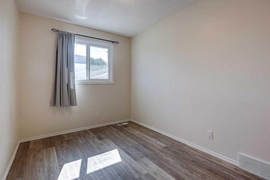 5935 63 Street 39 Property Photo 28