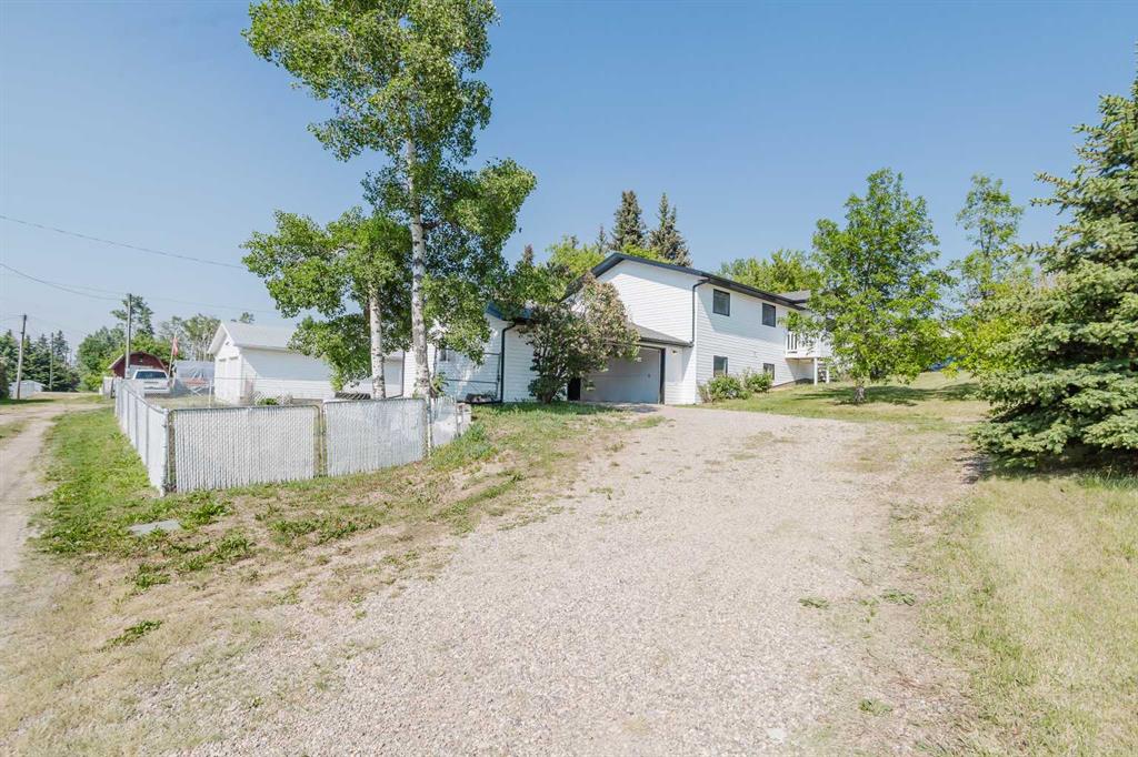 2102 24 Avenue Property Photo 3