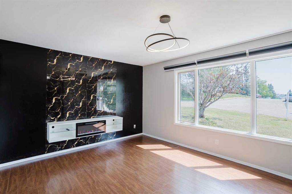 2102 24 Avenue Property Photo 7