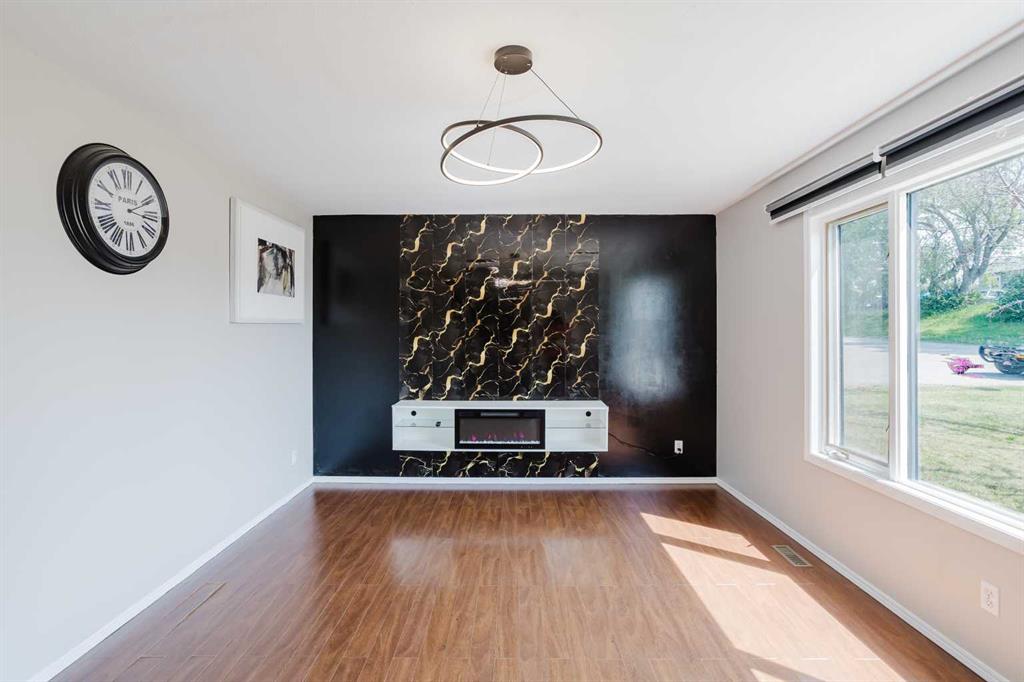2102 24 Avenue Property Photo 8