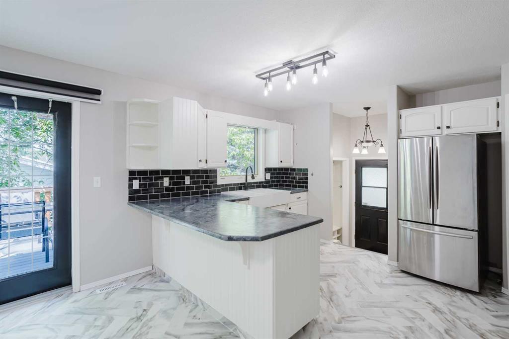2102 24 Avenue Property Photo 10