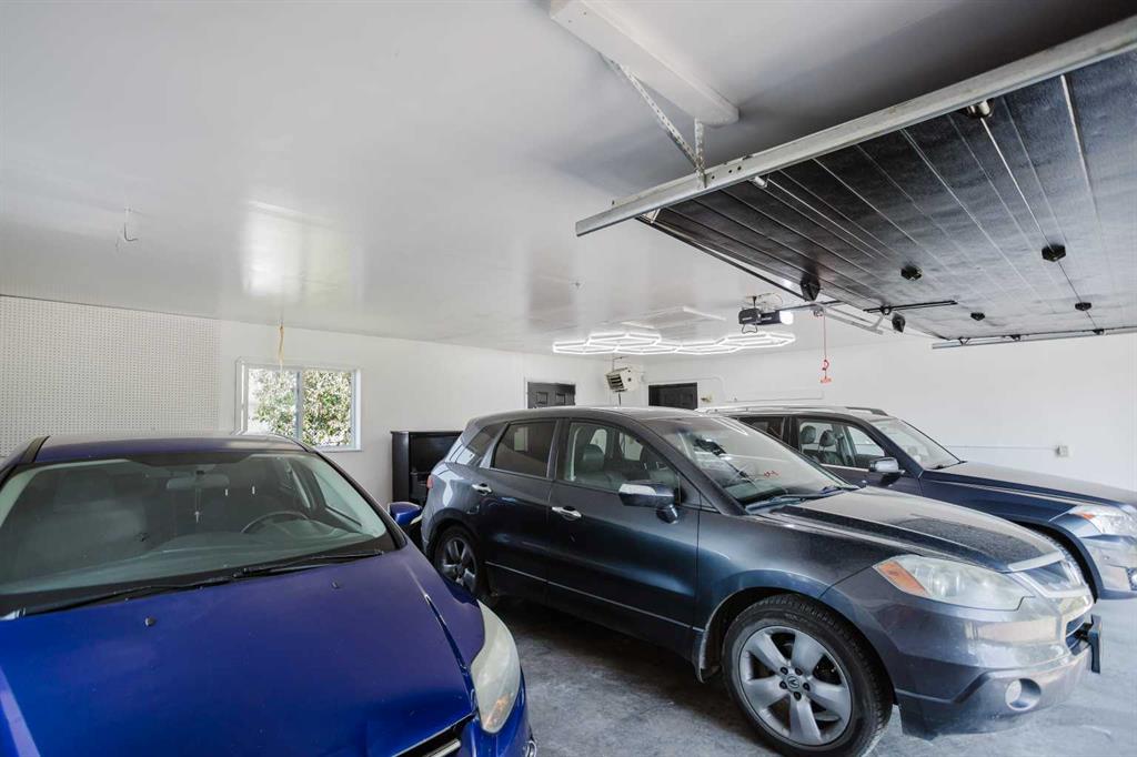 2102 24 Avenue Property Photo 28