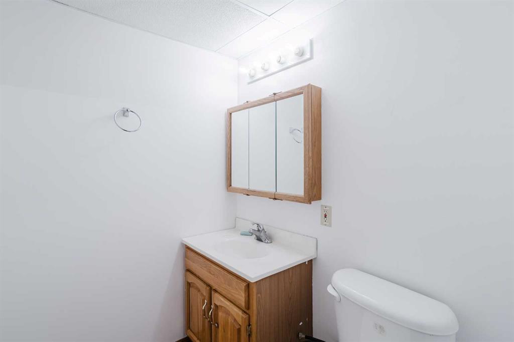 2102 24 Avenue Property Photo 34