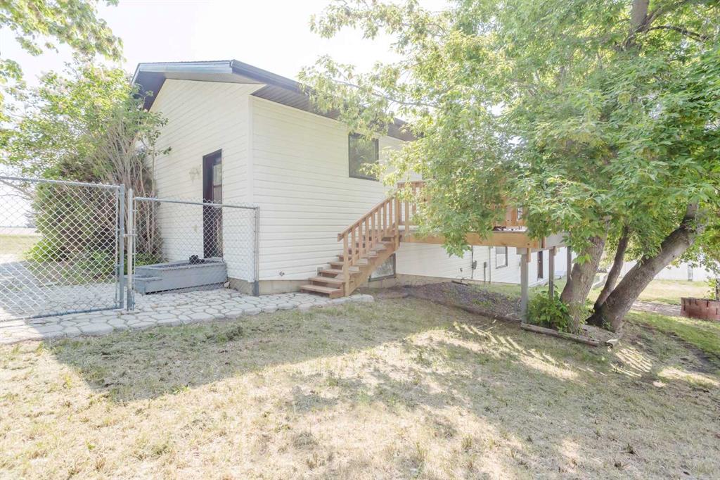 2102 24 Avenue Property Photo 38