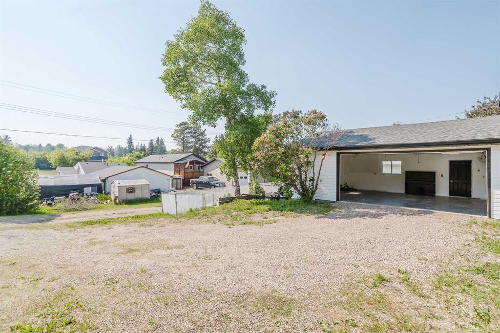 2102 24 Avenue Property Photo 42