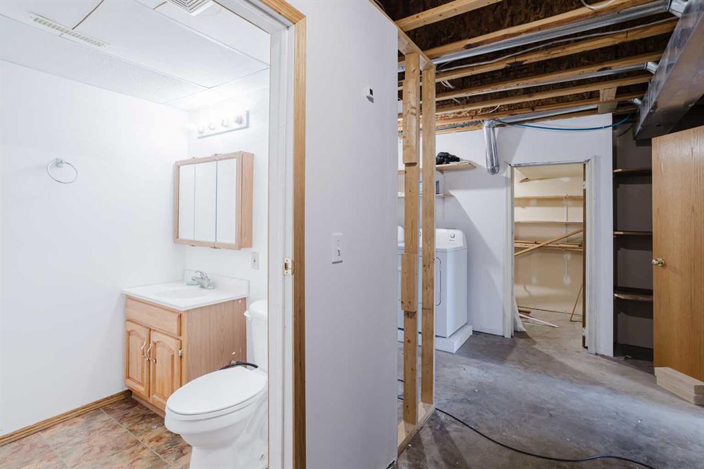 2102 24 Avenue Property Photo 43