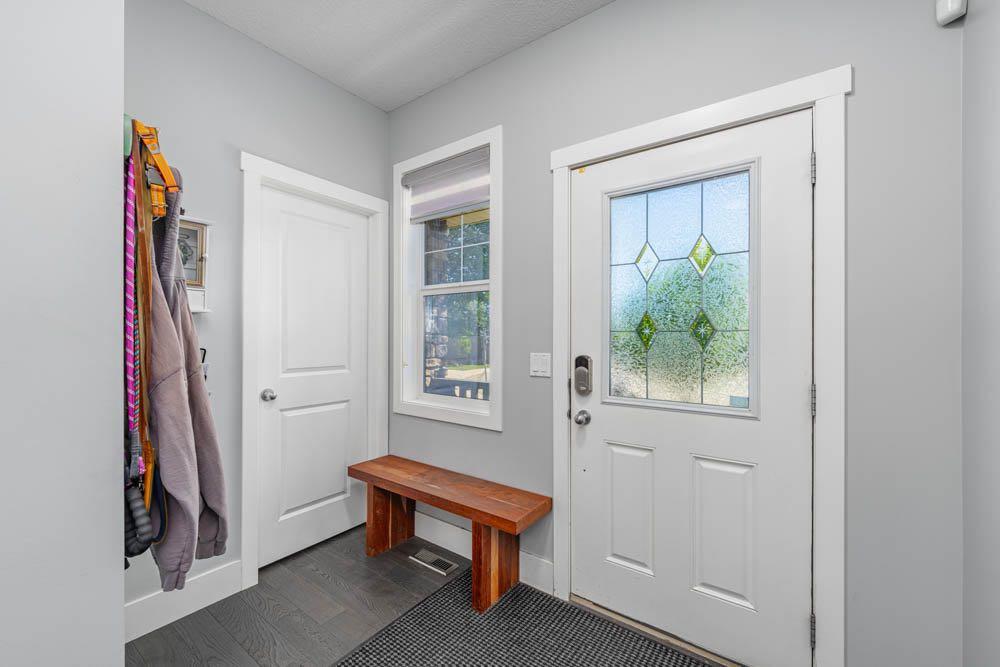 334c Silvergrove Place Property Photo 3
