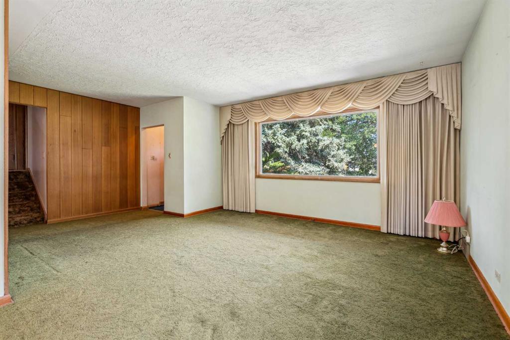 3039 26 Street Property Photo 7