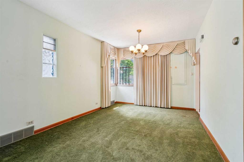 3039 26 Street Property Photo 11