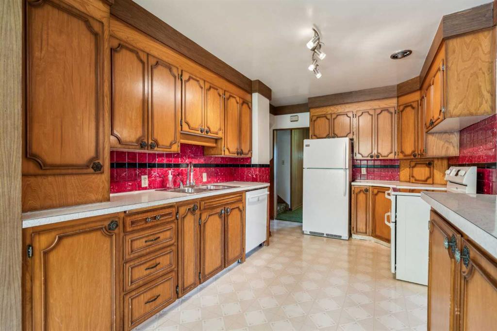 3039 26 Street Property Photo 17