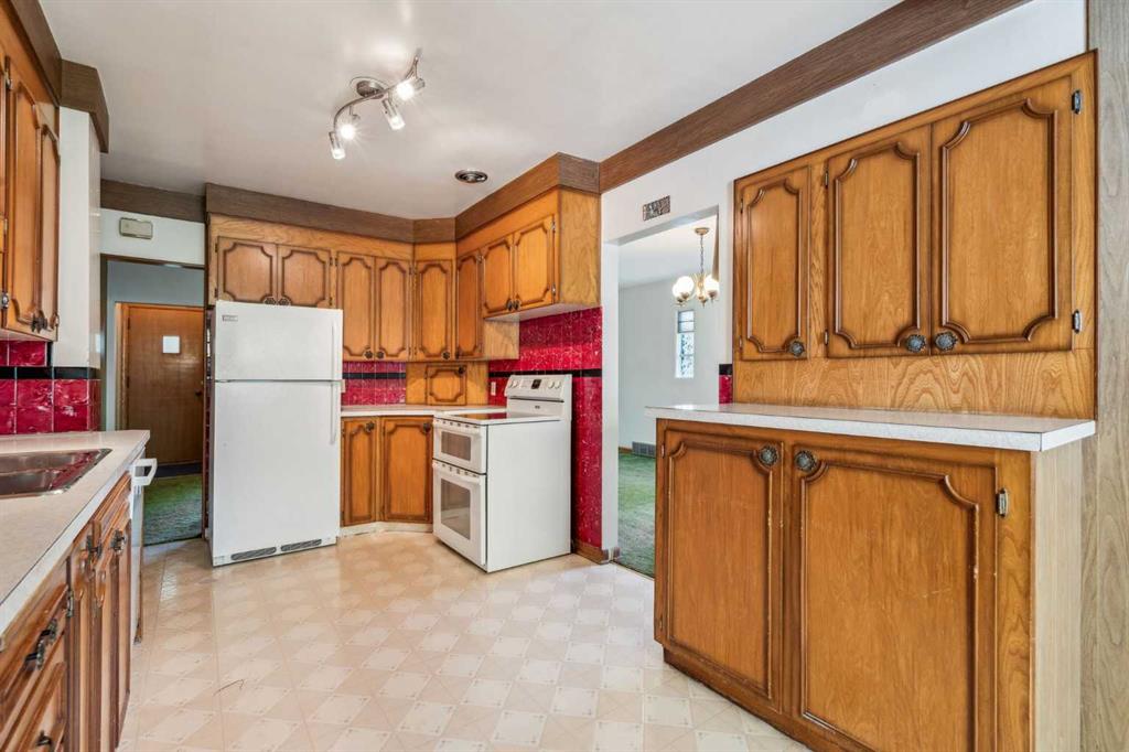 3039 26 Street Property Photo 18