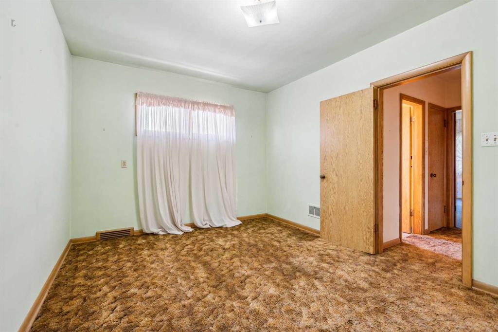 3039 26 Street Property Photo 22