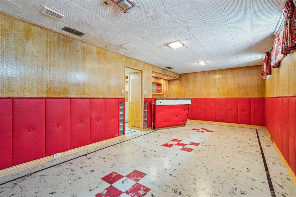 3039 26 Street Property Photo 27
