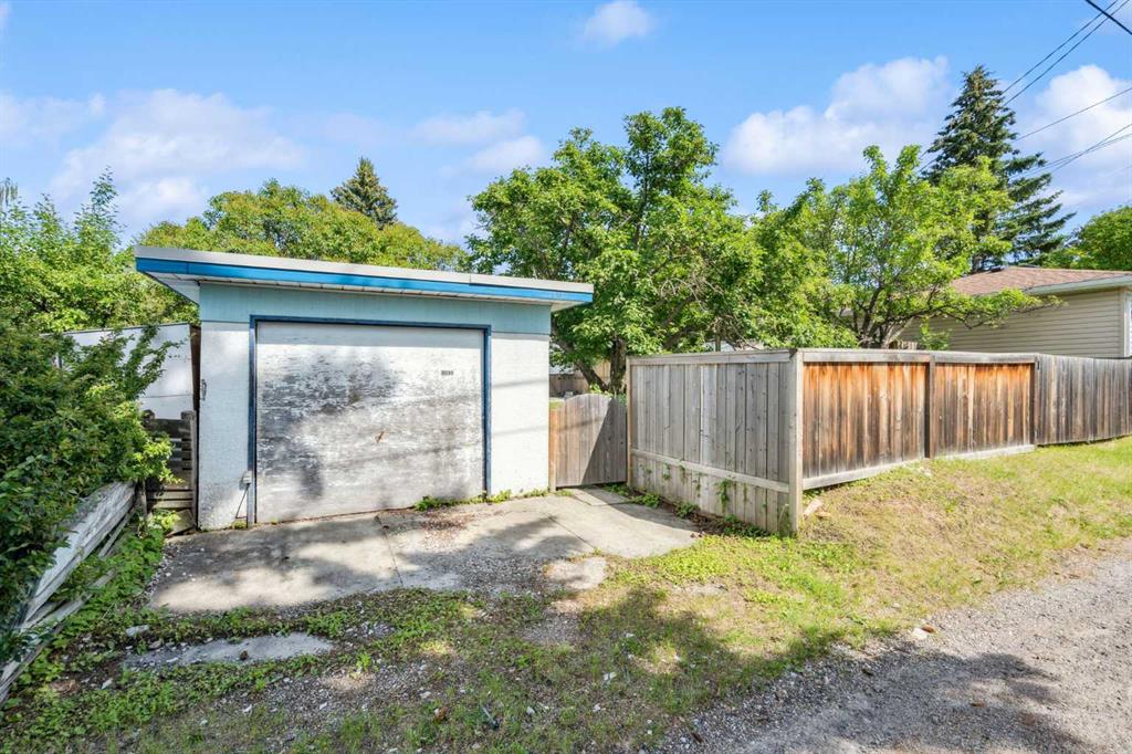3039 26 Street Property Photo 35