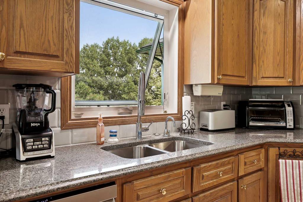 220 Country Lane Drive Property Photo 16