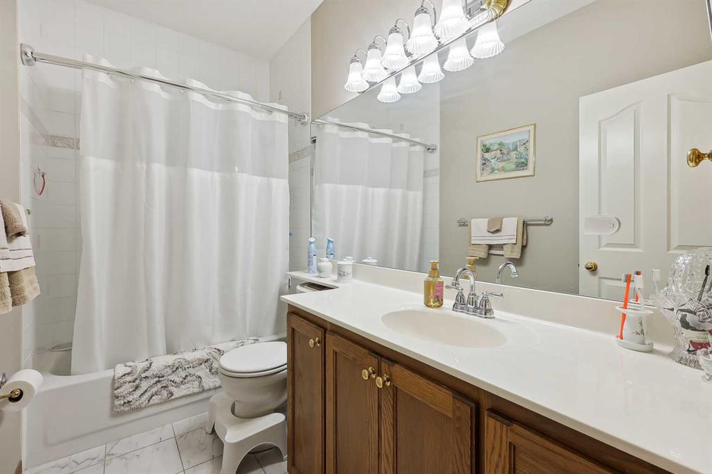 220 Country Lane Drive Property Photo 27