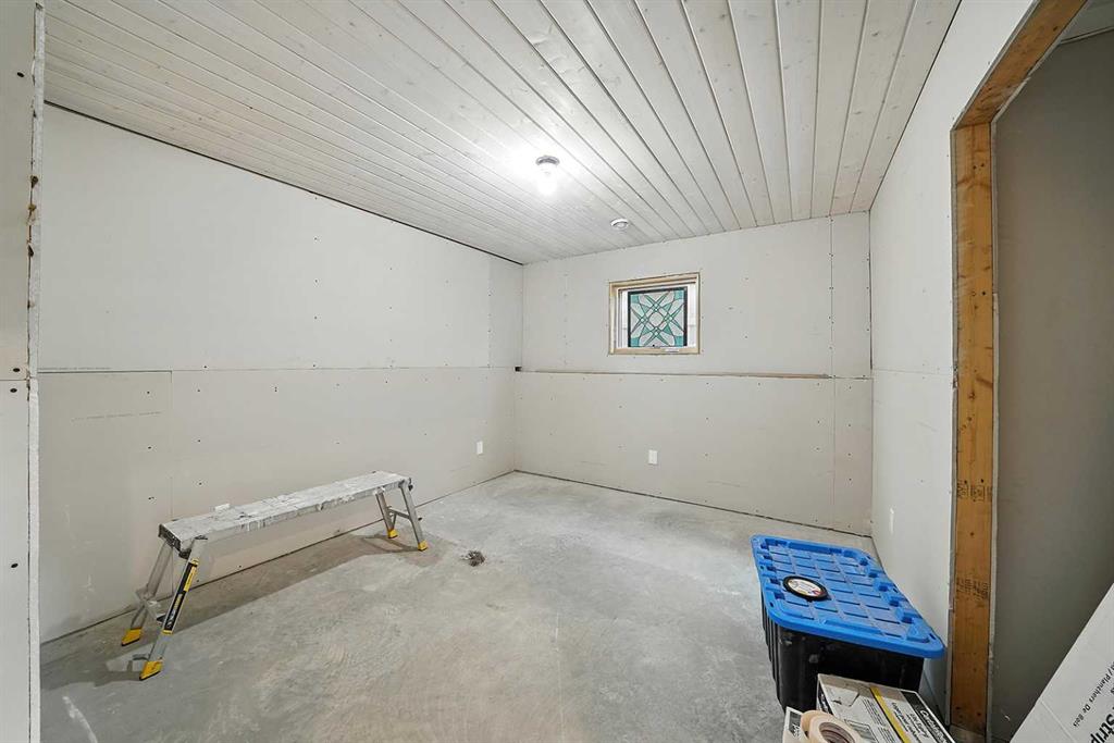 5 Mackenzie Avenue Property Photo 21