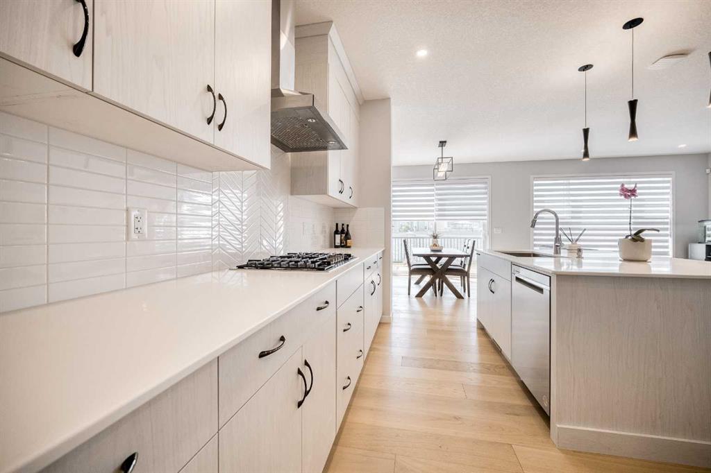 156 Ambleside Crescent Property Photo 8