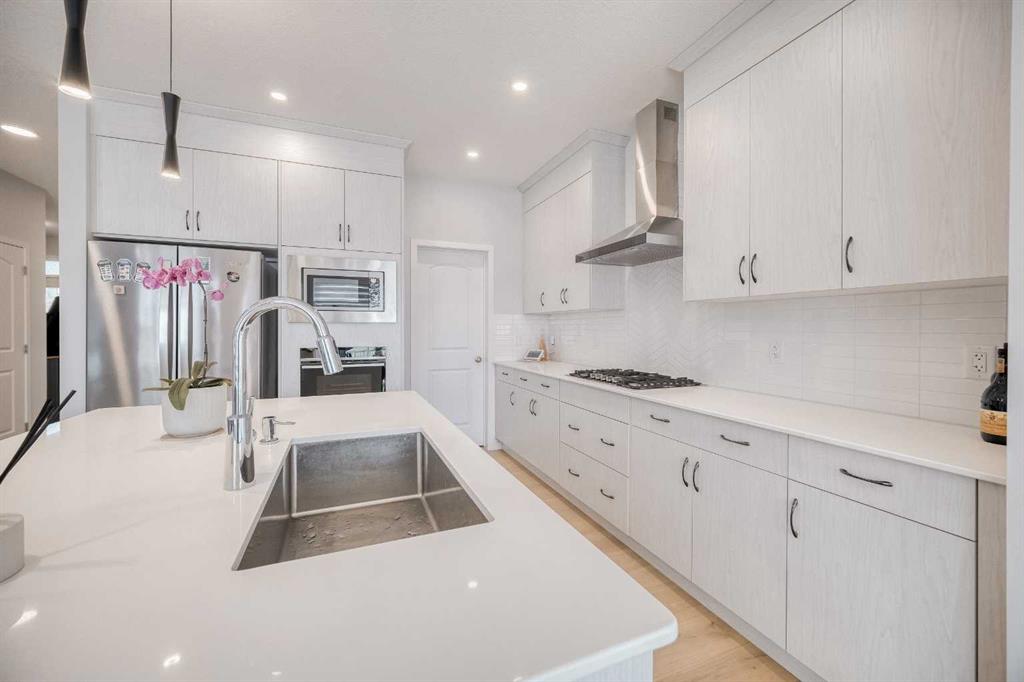 156 Ambleside Crescent Property Photo 11