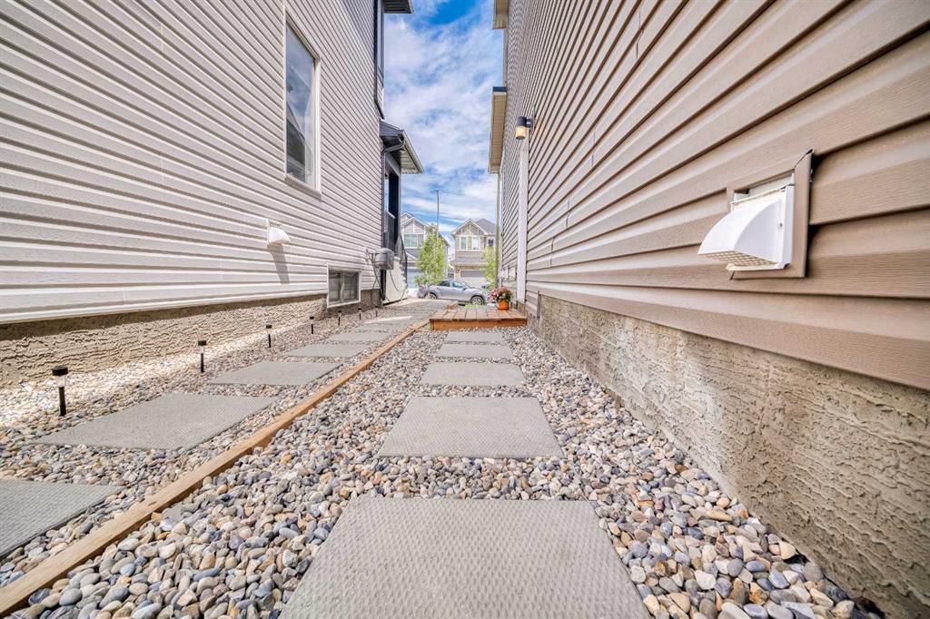 156 Ambleside Crescent Property Photo 34