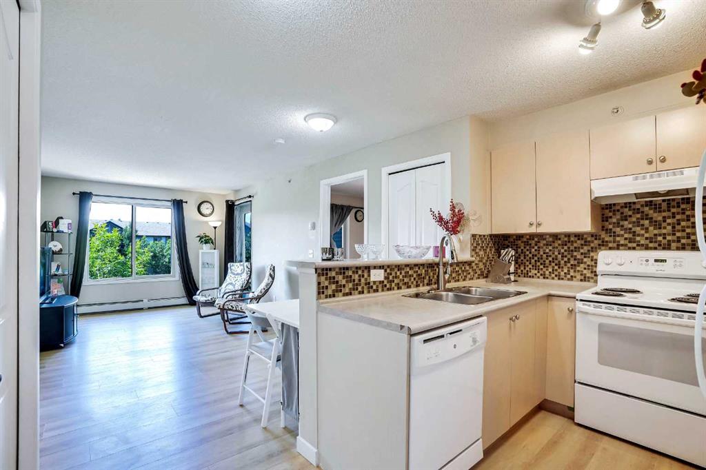 8 Bridlecrest Drive 2430 Property Photo 2