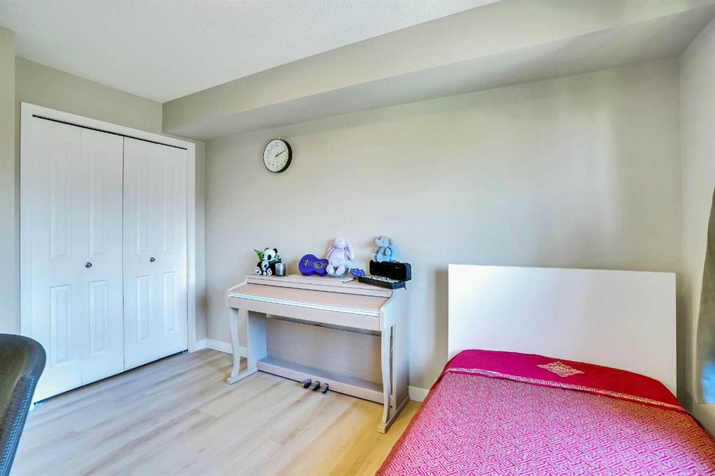 8 Bridlecrest Drive 2430 Property Photo 12