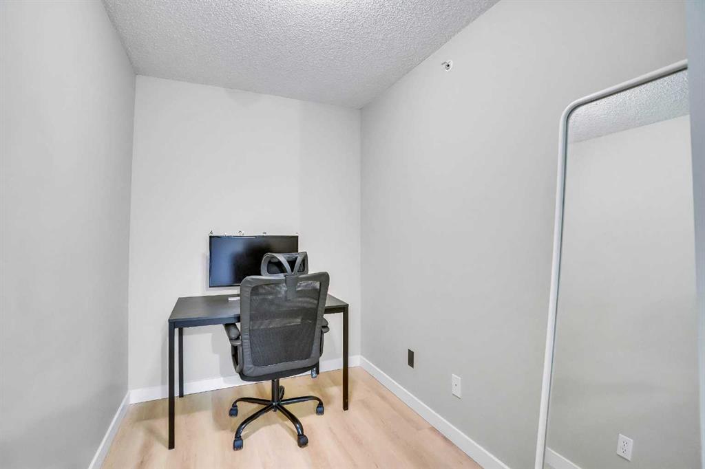 8 Bridlecrest Drive 2430 Property Photo 15