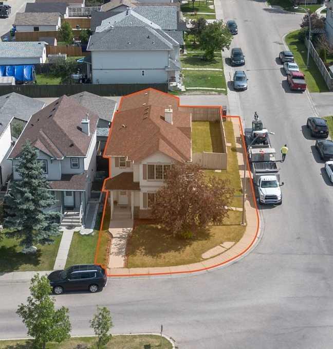 34 Tarington Gardens Property Photo 3