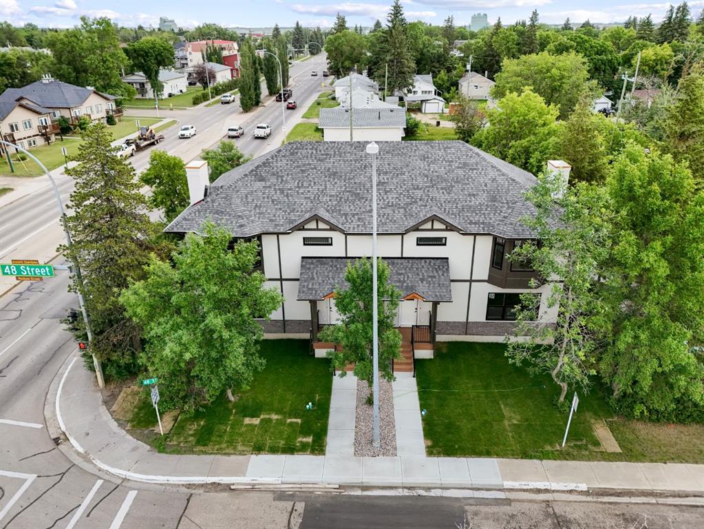 4723 48 Street Property Photo 2