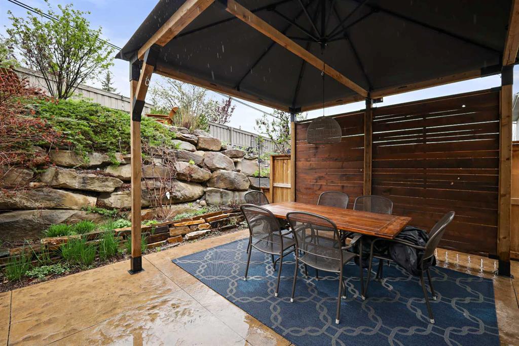 11 Springbank Mount Property Photo 40