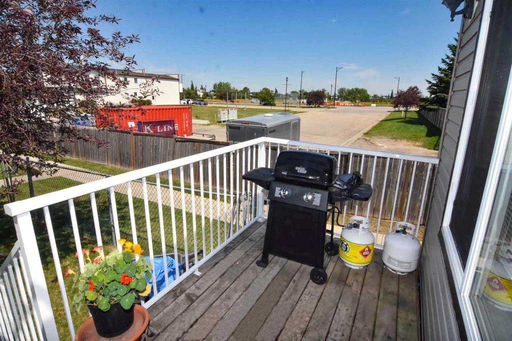 8 Van Horn Court Property Photo 6