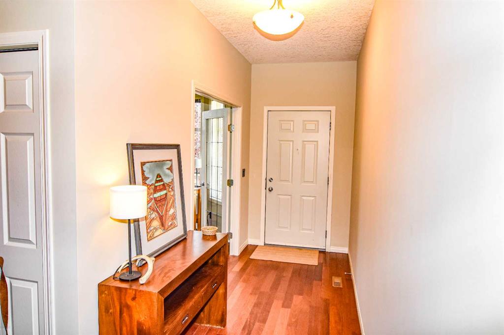 8 Van Horn Court Property Photo 7