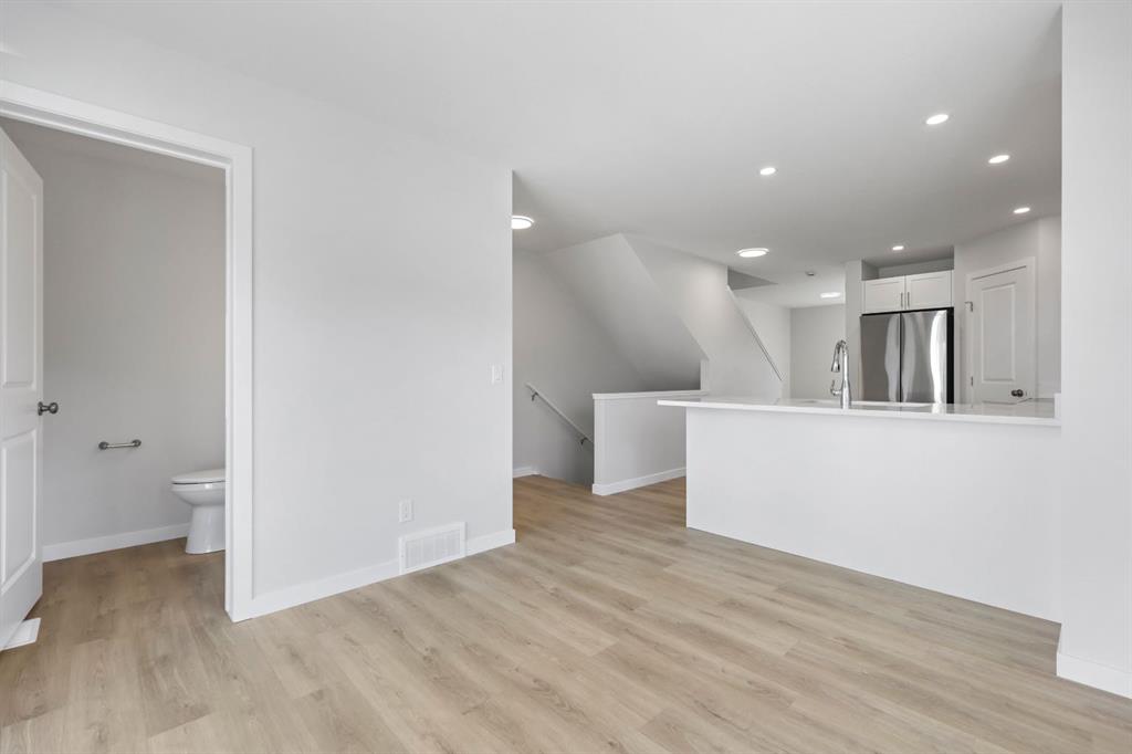 14 Park Lane Property Photo 6