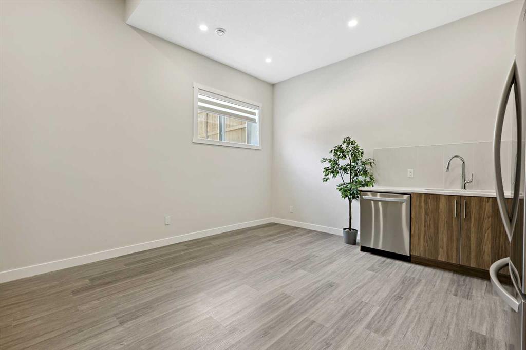 76 Ambleton Street Property Photo 28