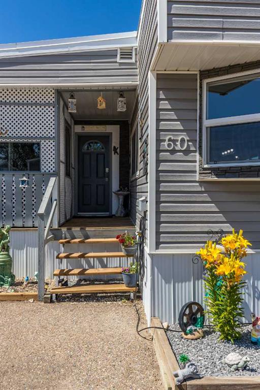 60 De Havilland Boulevard Property Photo 2