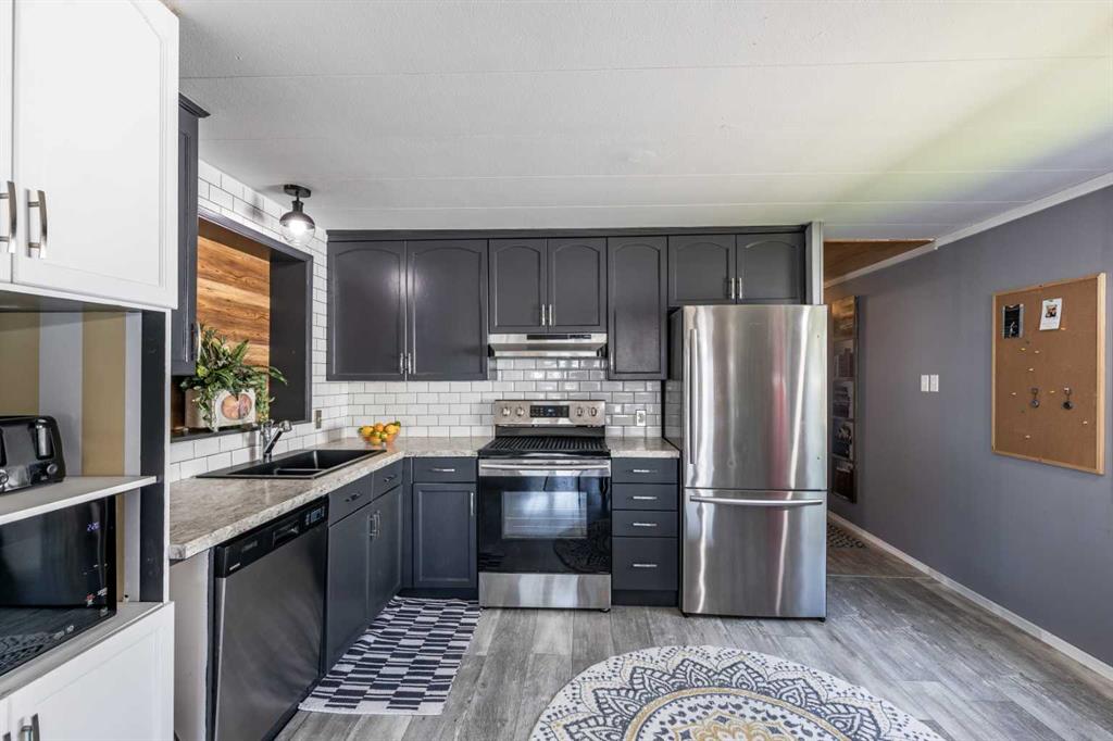 60 De Havilland Boulevard Property Photo 7