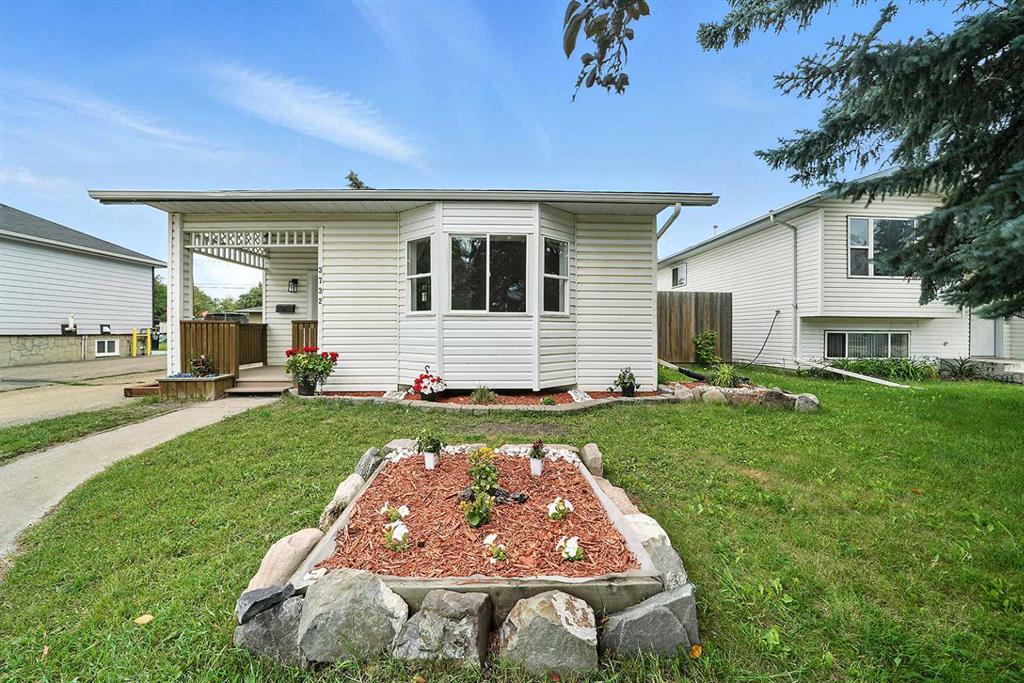 3732 47 Street Property Photo 3
