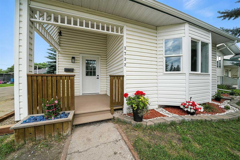 3732 47 Street Property Photo 4