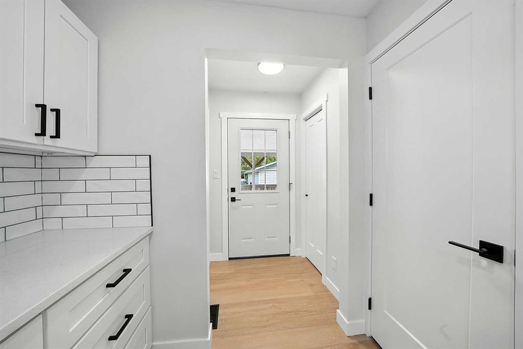 3732 47 Street Property Photo 14